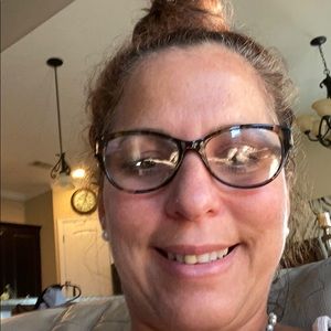 Meet your Posher, Joelle